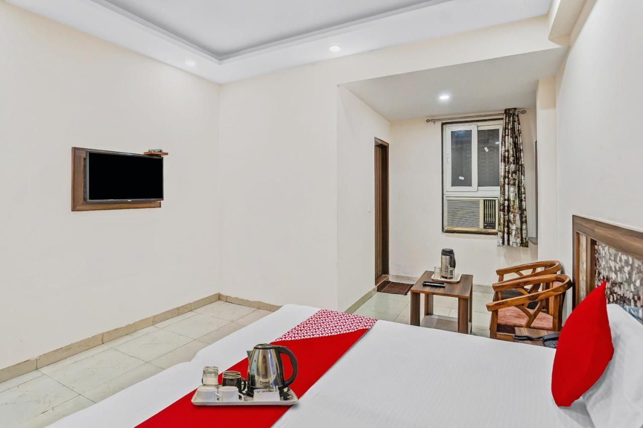 Oyo 88326 Hotel Cloud 9 ニューデリー エクステリア 写真